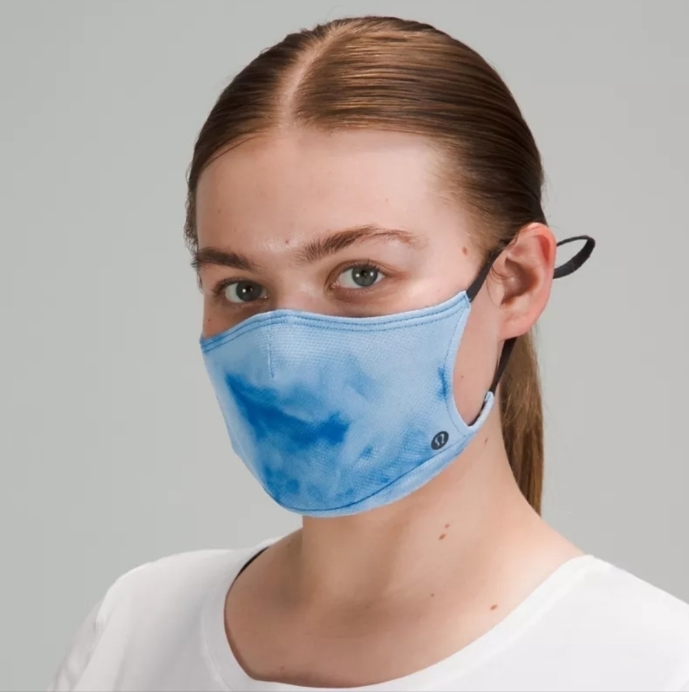 Nwot! 2 pack Lululemon Ear Loop Face Mask - tie dye blue